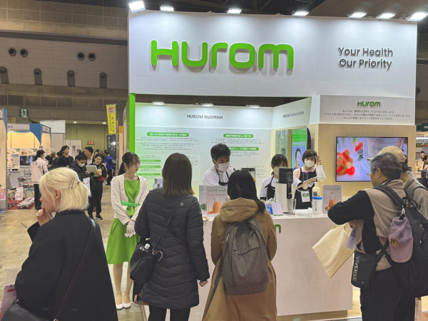 ▲휴롬은 지난 20일부터 22일까지 일본 도쿄 빅 사이트에서 열린 ‘건강박람회 2024’에 참가해 신제품 H410 제품을 공개했다. (사진제공=휴롬)