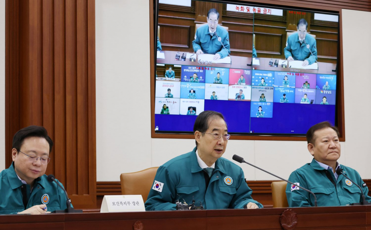 ▲한덕수 국무총리가 23일 오전 서울 종로구 정부서울청사에서 열린 의사집단행동 중앙재난안전대책본부(중대본) 회의에 참석해 발언하고 있다. (뉴시스)