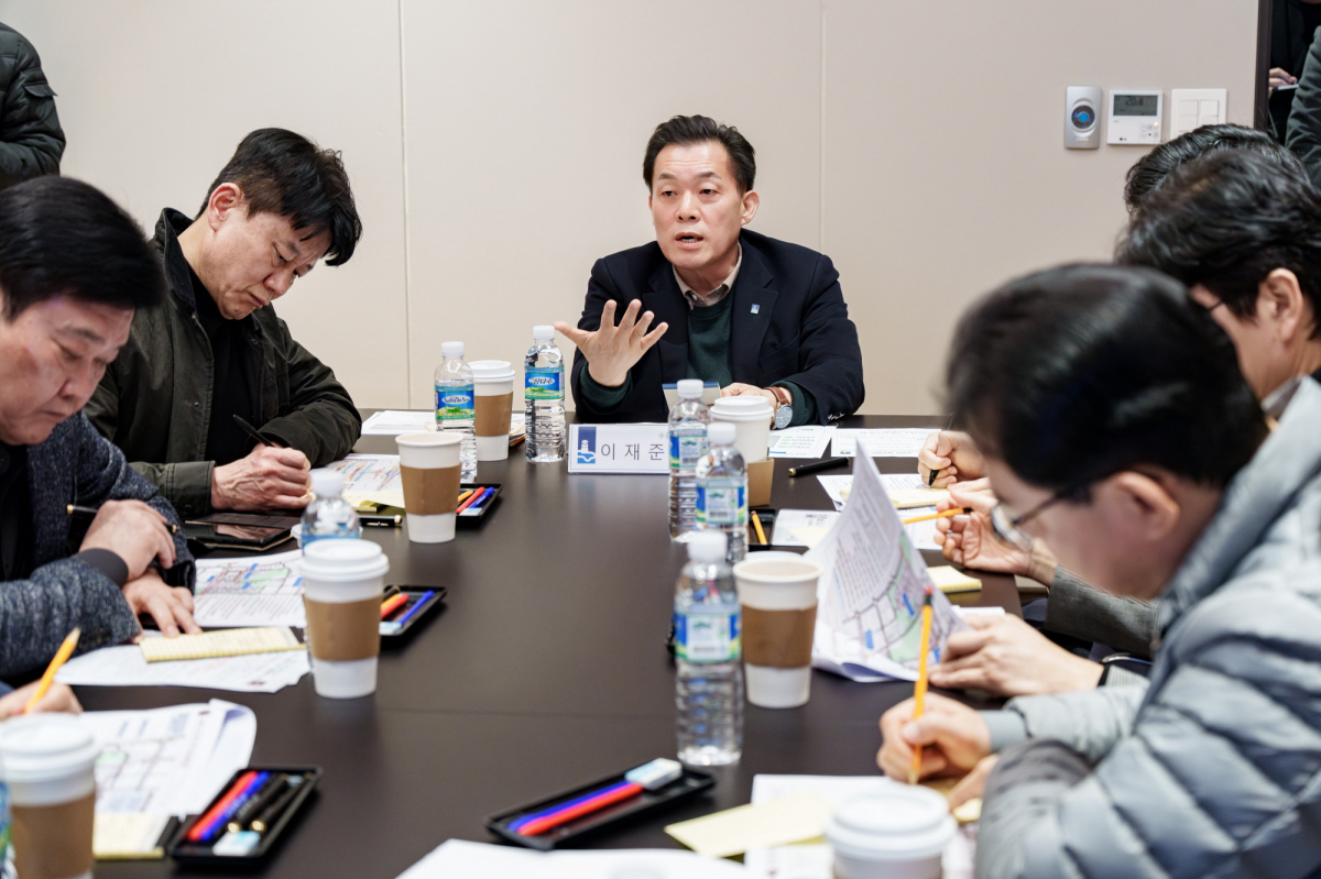 ▲이재준 수원시장이 교통개선대책 회의에서 발언하고 있다. (수원시)