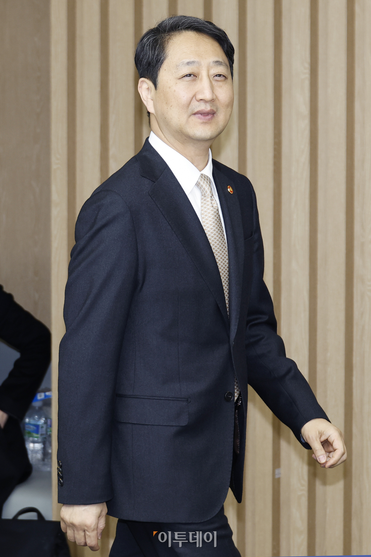 ▲안덕근 산업통상자원부 장관이 26일 오전 서울 중구 대한상공회의소에서 열린 반도체 산업 초격차 확보를 위한 민·관 반도체 전략 간담회에 참석하고 있다. 조현호 기자 hyunho@