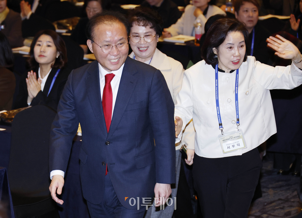 ▲윤재옥 국민의힘 원내대표가 28일 서울 중구 롯데호텔에서 열린 제93회 대한간호협회 정기 대의원총회에 참석하고 있다. 조현호 기자 hyunho@