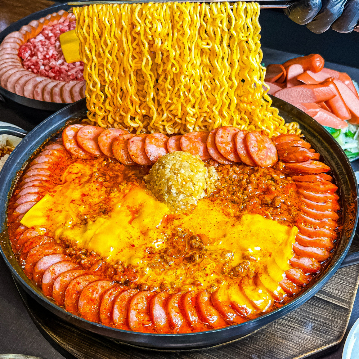 ▲(출처=네이버 ‘부대찌개대사관’ 업체제공사진)
