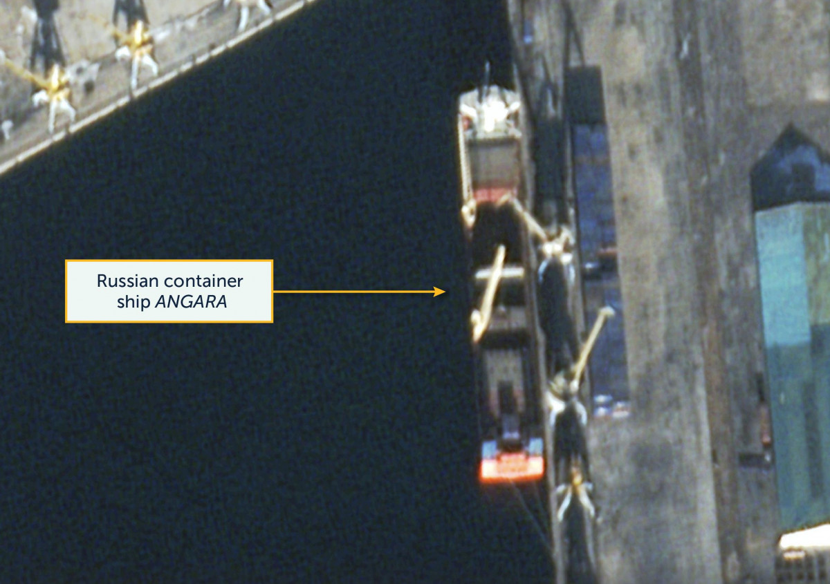 ▲지난달 8일 러시아 화물 컨테이너선이 나진항에 입항해 있다.  (출처 CSIS)