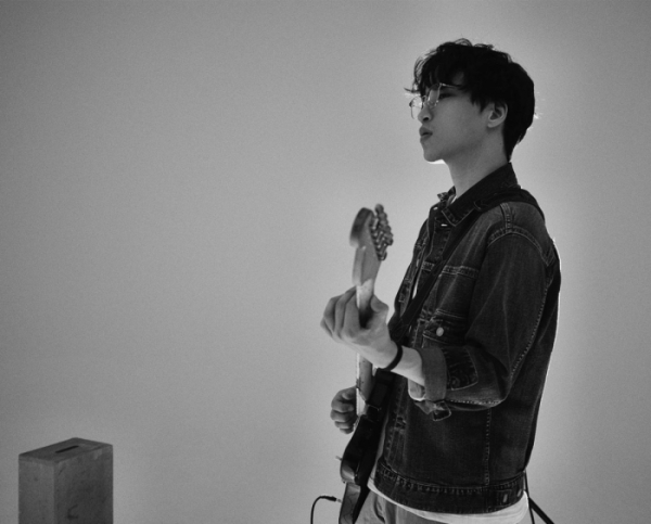 ▲싱어송라이터 기련(사진=클래프컴퍼니 제공)