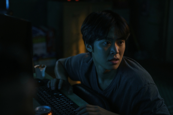 ▲'시민덕희' 보이스피싱 예방 스틸(사진제공=쇼박스)