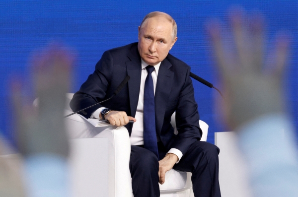 ▲블라디미르 푸틴 러시아 대통령이 지난달 31일(현지시간) 모스크바에서 회의에 참석하고 있다. 모스크바/로이터연합뉴스
