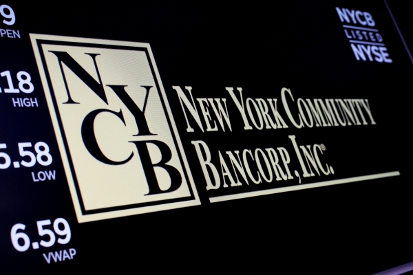 ▲미국 뉴욕증권거래소(NYSE)에서 뉴욕커뮤니티뱅코프(NYCB) 거래 정보가 화면에 나오고 있다. 뉴욕(미국)/로이터연합뉴스
