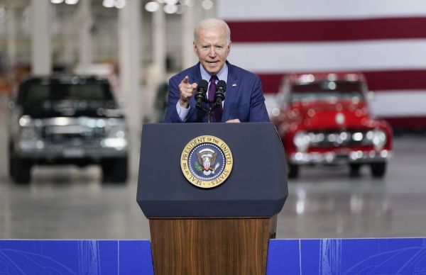 ▲조 바이든 미국 대통령이 2021년 5월 18일 미시간주 디어본 포드 전기자동차 센터에서 기자회견을 하고 있다. 디어본(미국)/AP뉴시스
