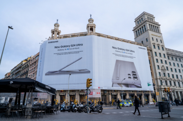 ▲현지시간 19일, 스페인 바르셀로나 카탈루냐 광장(Plaza de Catalunya)의 갤럭시 S24 시리즈 대형 옥외 광고. (사진제공=삼성전자)