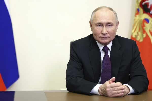 ▲블라디미르 푸틴 러시아 대통령이 17일(현지시간) 모스크바 외곽 노보 오가르요보 관저에서 국영 가스 기업 가즈프롬의 창립 31주년을 기념하는 연설을 하고 있다. 모스크바/AP연합뉴스
