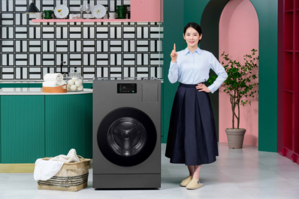 ▲삼성전자가 올인원 세탁∙건조기 '비스포크 AI 콤보'를 24일부터 판매한다. (자료제공=삼성전자)