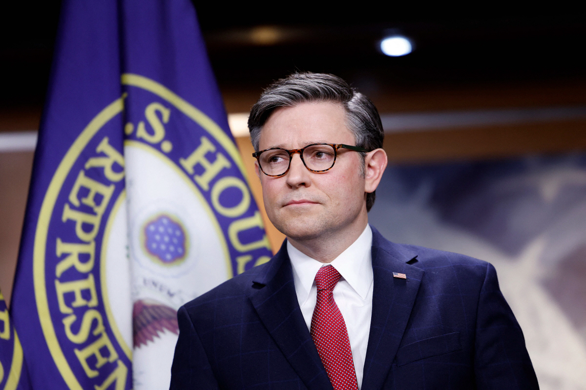 ▲마이크 존슨 미국 하원의장이 지난달 29일(현지시간) 기자회견을 하고 있다. 워싱턴D.C./AFP연합뉴스
