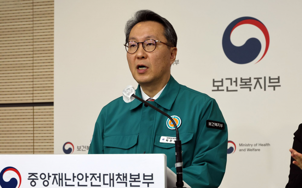 ▲박민수 중앙재난안전대책본부 제1총괄조정관(보건복지부 2차관)이 4일 세종시 정부세종청사에서 열린 의사 집단행동 중대본 브리핑을 통해 전공의들의 복귀를 촉구하고 있다. (뉴시스)