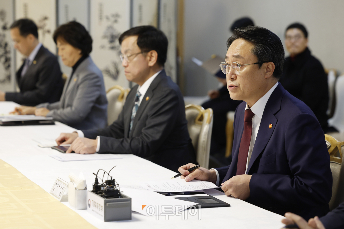 ▲강도형 해양수산부 장관이 6일 오전 서울 종로구 정부서울청사에서 열린 물가관계장관회의에서 모두발언을 하고 있다. 조현호 기자 hyunho@