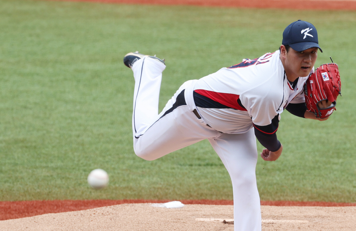 ▲역투하는 나균안 (연합뉴스)
