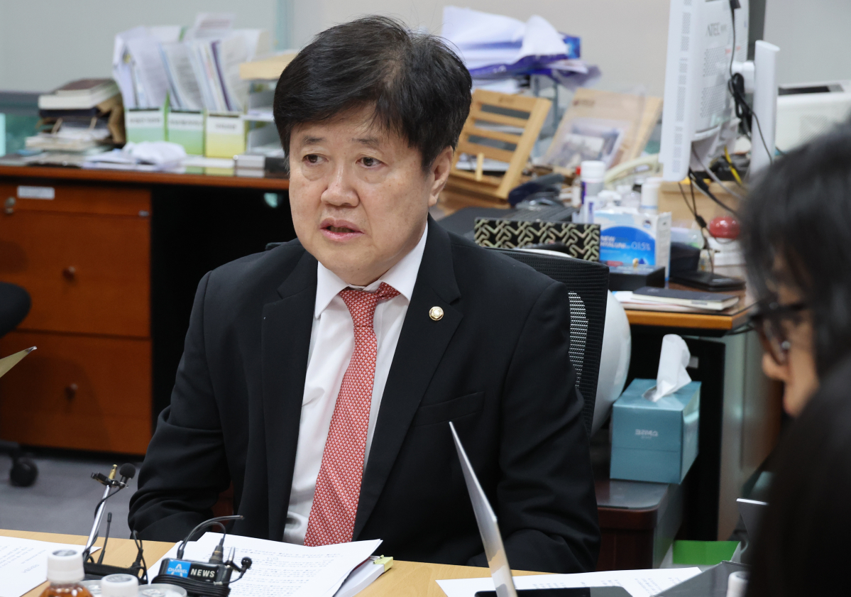 ▲유경준 국민의힘 의원이 6일 국회 사무실에서 공천 배제 관련 기자간담회를 하고 있다. (연합뉴스)