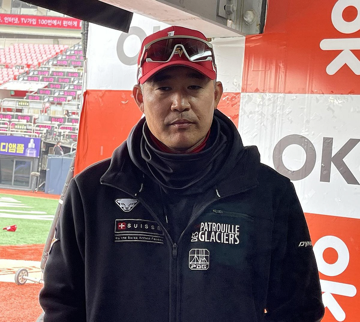 ▲이숭용 SSG 감독이 11일 수원 케이티위즈파크에서 열리는 kt wiz전을 앞두고 취재진과 인터뷰하고 있다.(연합뉴스)
