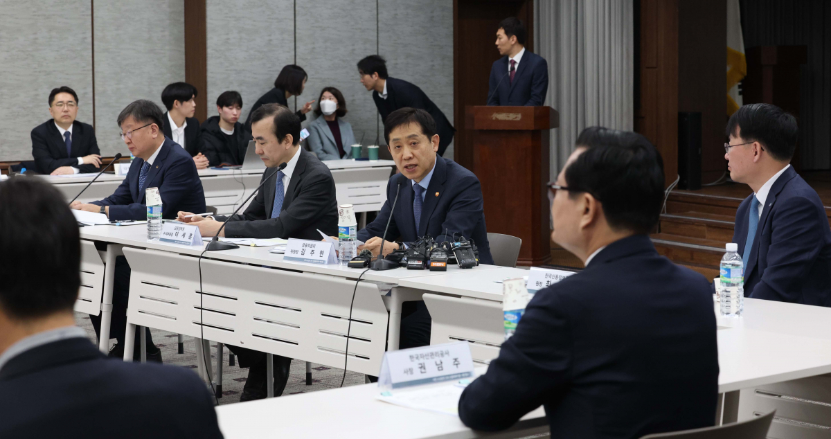 ▲김주현 금융위원장이 12일 서울 중구 은행회관에서 열린 서민·소상공인 신속 신용회복지원 시행 행사에서 모두발언을 하고 있다. 신태현 기자 holjjak@