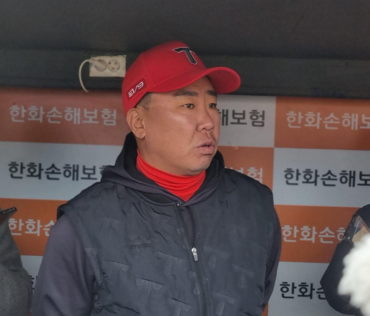 ▲이범호 KIA 타이거즈 감독이 12일 대전한화생명이글스파크에서 열리는 2024 프로야구 시범경기 한화 이글스와 방문 경기를 앞두고 인터뷰하고 있다.(연합뉴스)
