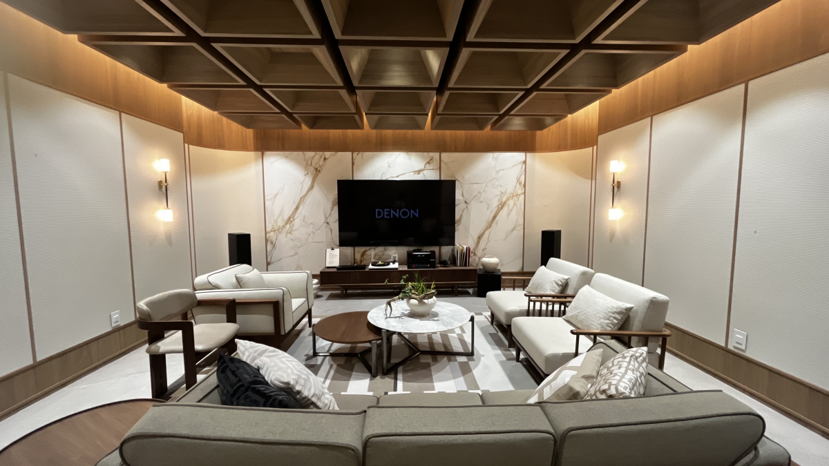 ▲'하나 50+ 컬처뱅크' 중장년 맞춤형 음악감상실 전경 (사진제공=하나은행)