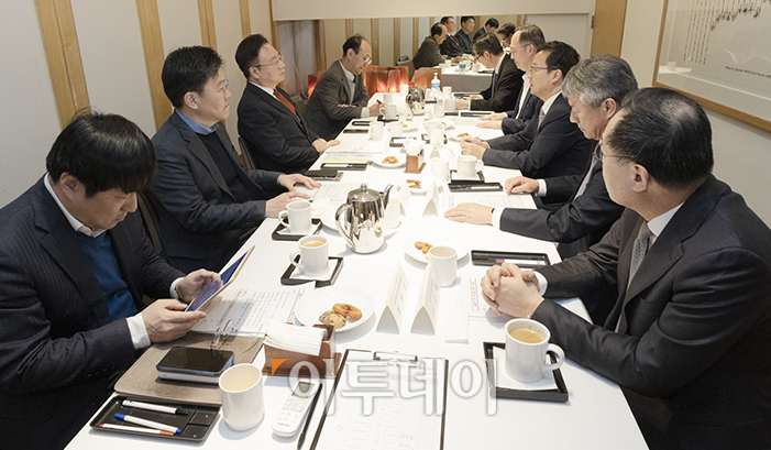 ▲조규홍 보건복지부 장관이 18일 서울 중구 한 음식점에서 열린 서울 주요 5대 대형 병원장과의 간담회에 참석하고 있다. (사진제공=보건복지부)