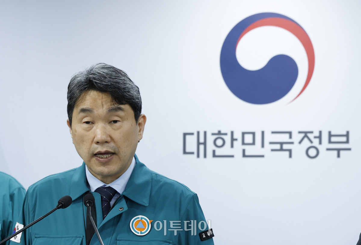 ▲이주호 사회부총리 겸 교육부 장관이 20일 서울 종로구 정부서울청사에서 의과대학 정원 증원 관련 발표를 하고 있다. 조현호 기자 hyunho@