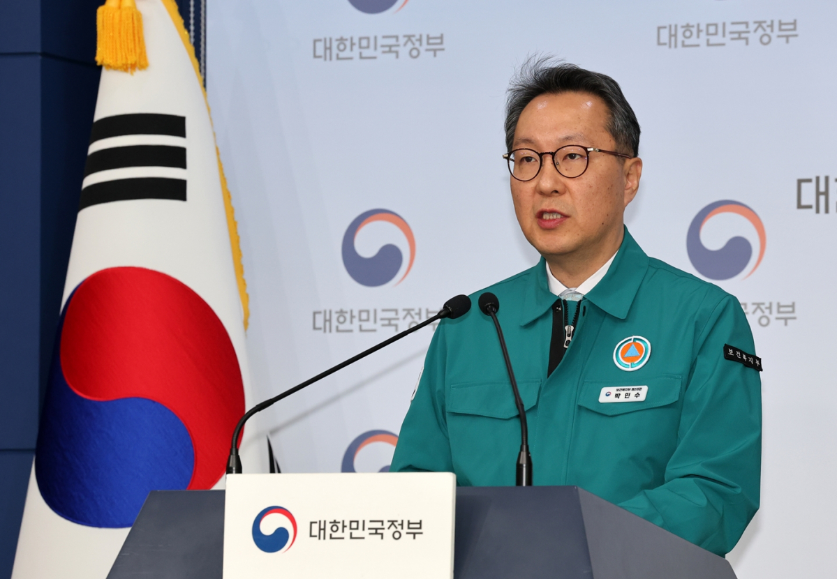 ▲박민수 중앙사고수습본부 부본부장이 21일 오전 서울 종로구 정부서울청사 별관에서 의사 집단행동 중수본 회의 결과 브리핑을 하고 있다. (뉴시스)