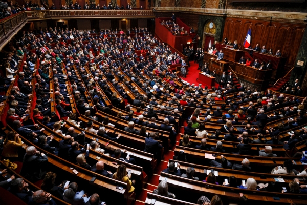▲가브리엘 아탈 프랑스 총리가 4일(현지시간) 파리 베르사유 궁전에서 연설하고 있다. (AP/뉴시스)
