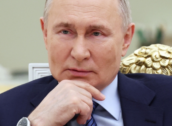 ▲블라디미르 푸틴 러시아 대통령이 12일(현지시간) 크렘린궁에서 회의를 하고 있다. 모스크바/로이터연합뉴스

