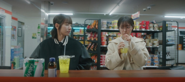 ▲'피라미드 게임' 신슬기(오른쪽)(사진=티빙 캡처)