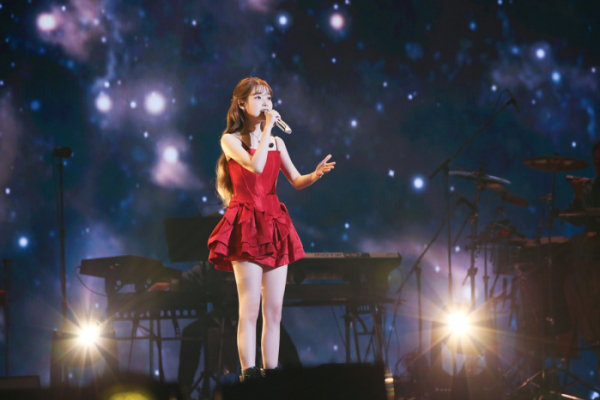 ▲가수 아이유(사진제공=EDAM엔터테인먼트)