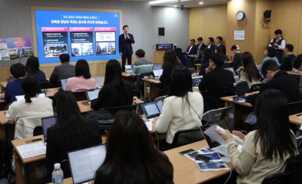 ▲오세훈 서울시장이 26일 서울 중구 서울시청 브리핑룸에서 열린 '다시, 강북 전성시대' 기자설명회에서 강북 개발 계획을 발표하고 있다. 신태현 기자 holjjak@