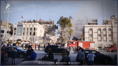 ▲폭격받아 무너진 시리아 주재 이란 외교 공관의 모습.  (연합)