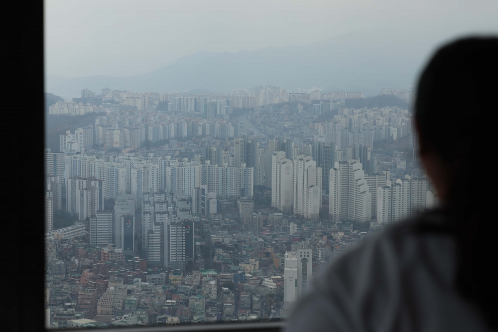 ▲서울 여의도 63아트 전망대에서 바라본 서울 아파트 단지. 신태현 기자 holjjak@ (이투데이DB)