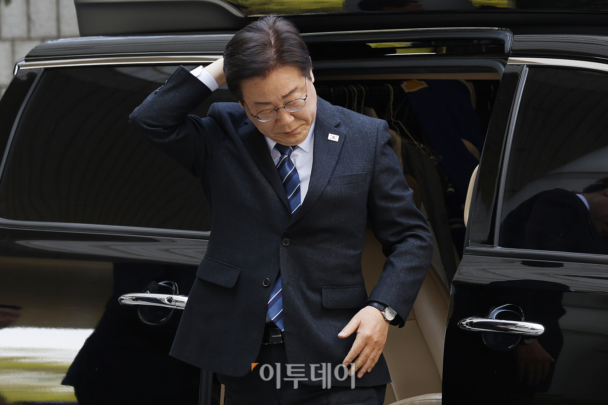▲이재명 더불어민주당 대표가 9일 서울 서초구 서울중앙지법에서 열린 대장동 배임 및 성남FC 뇌물 의혹 사건 1심 20차 공판에 출석하고 있다. 조현호 기자 hyunho@