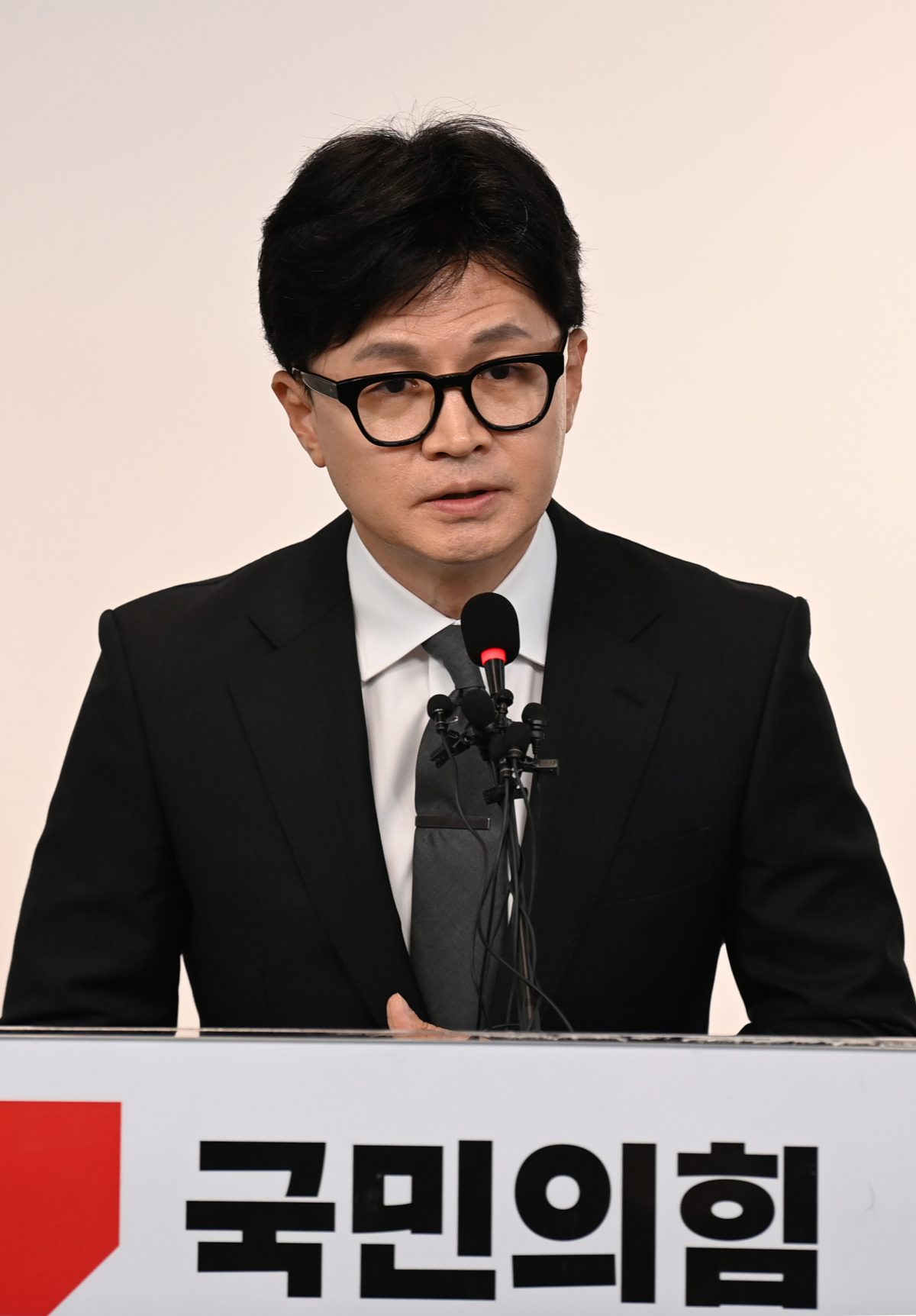 ▲한동훈 국민의힘 비상대책위원장이 11일 오전 서울 여의도 중앙당사에서 제22대 총선 관련 입장발표를 하고 있다. (뉴시스)