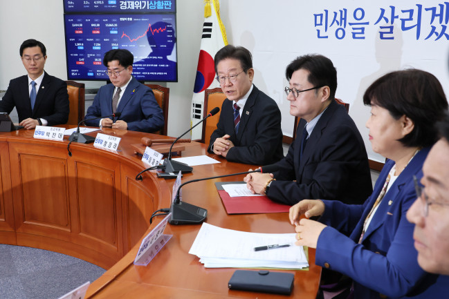 ▲더불어민주당 이재명 대표가 17일 국회에서 열린 최고위원회의에서 발언하고 있다. (연합뉴스)