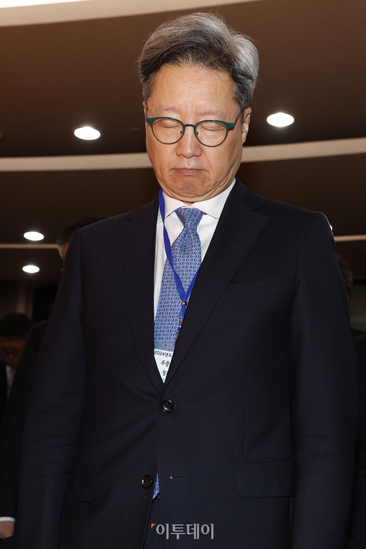 ▲정재호 주중국대사가 22일 서울 종로구 외교부에서 열린 2024년 재외공관장회의 개회식에서 순국선열에 대한 묵념을 하고 있다. 조현호 기자 hyunho@