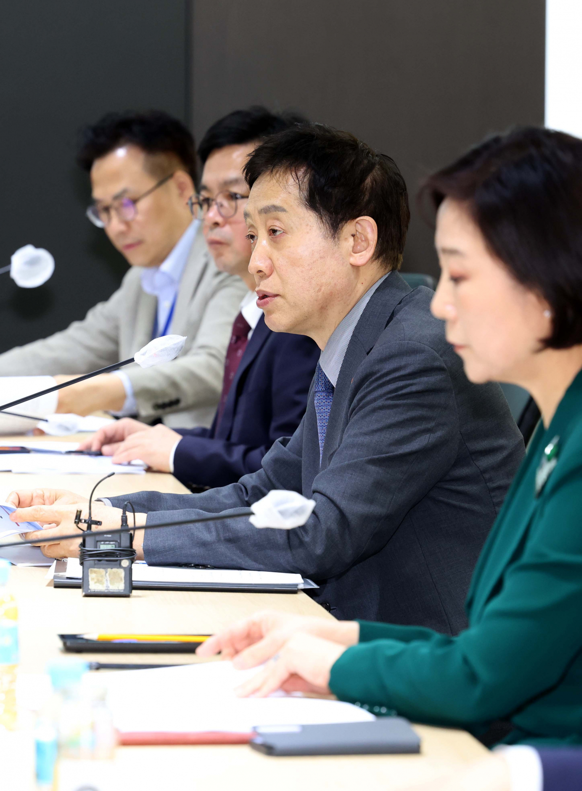 ▲김주현 금융위원장이 22일 서울 여의도 중소기업중앙회에서 열린 ‘중소기업 금융 애로 점검 협의체’ 킥오프 회의에서 모두발언을 하고 있다. 신태현 기자 holjjak@