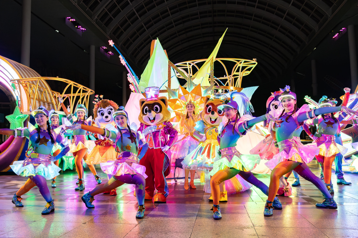 ▲롯데월드 어드벤처가 개원 35주년을 맞아 새로 선보이는 야간 퍼레이드 '월드 오브 라이트'의 한 장면. (사진제공=롯데월드)