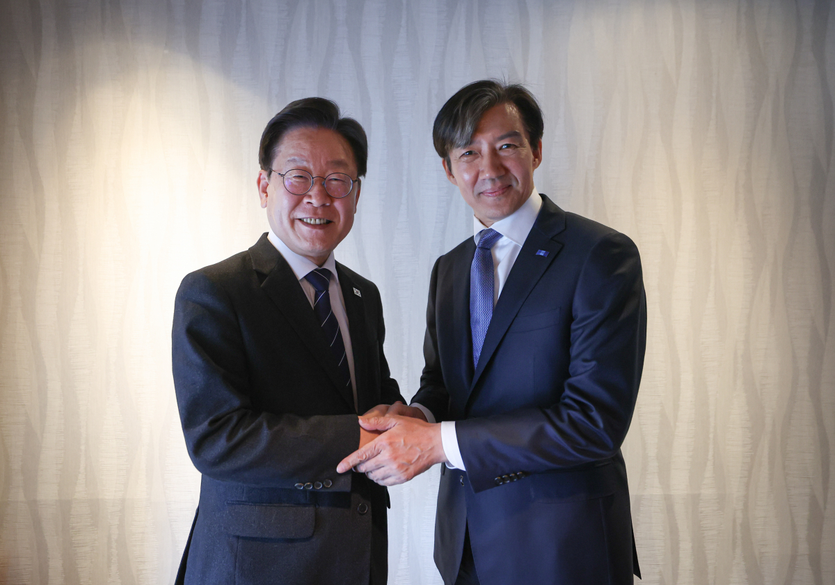 ▲이재명 더불어민주당 대표(왼쪽)와 조국 조국혁신당 대표가 25일 비공개 회담을 가졌다. (사진제공=더불어민주당)