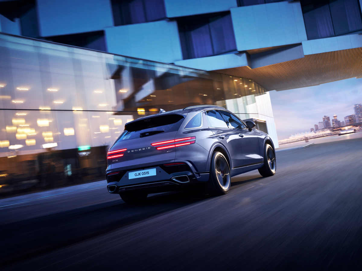 ▲GV70 부분변경 모델 스포츠 패키지 후면 디자인. (사진제공=제네시스)