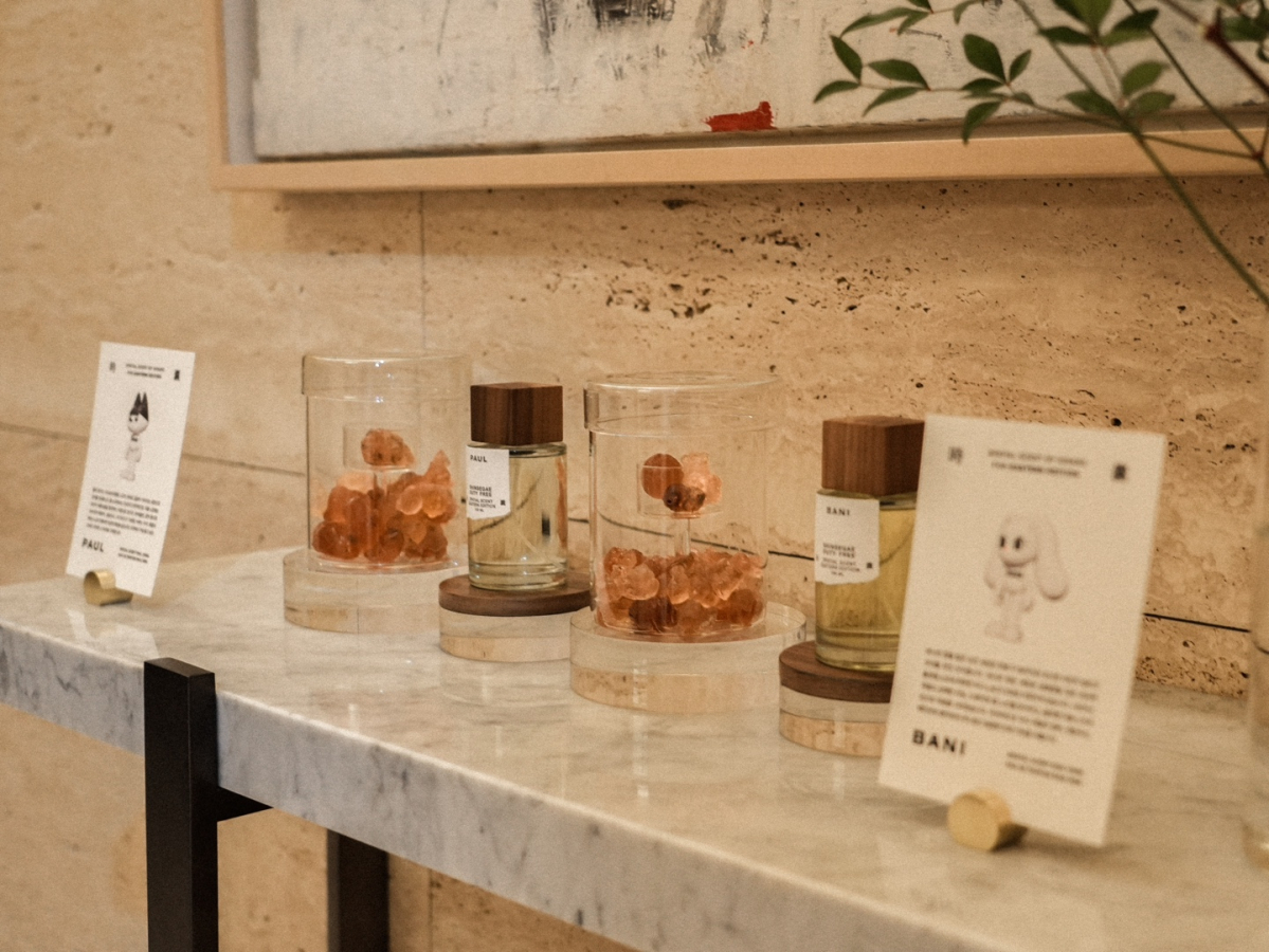 ▲신세계면세점이 자체 캐릭터인 ‘폴 앤 바니(Paul & Bani)’의 향수를 론칭하고 팝업스토어를 운영한다. (사진=신세계면세점)