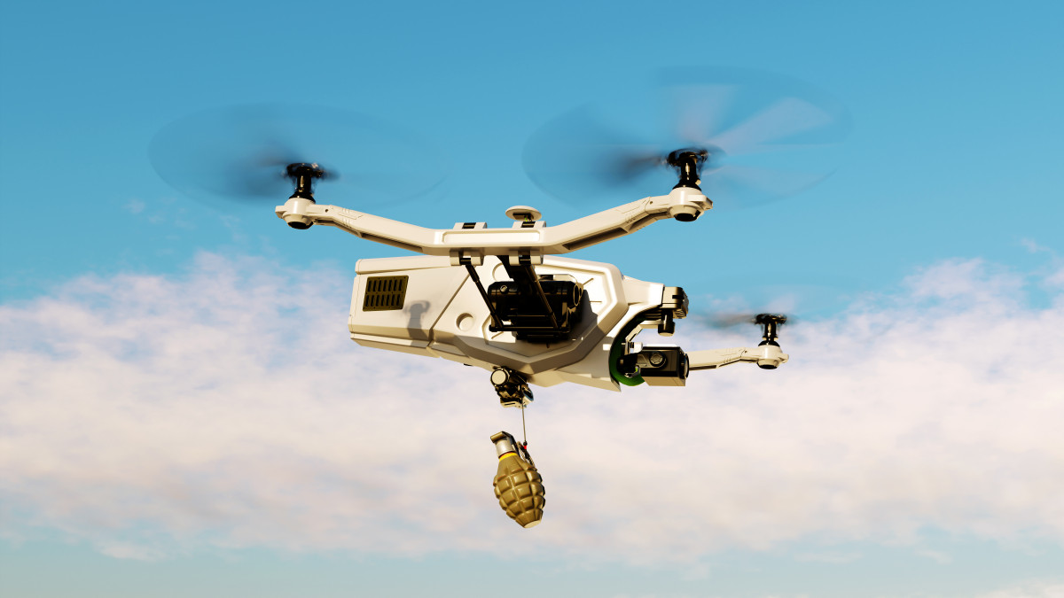 ▲현대전에서 드론의 효율성이 주목받고 있다. 한때 지상전의 최강자로 불렸던, 1대당 가격이 100억 원에 육박하는 탱크를 파괴하는 드론의 가격은 50만 원 안팎이다. (게티이미지)