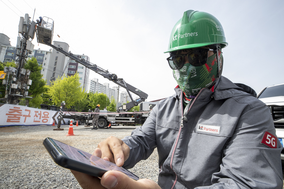▲KT는 근로자의 날을 맞아 생성형 인공지능(AI)을 활용한 산업 안전 관리 플랫폼 ‘올 인 세이프티(All in Safety)’를 구축했다. (사진제공=KT)