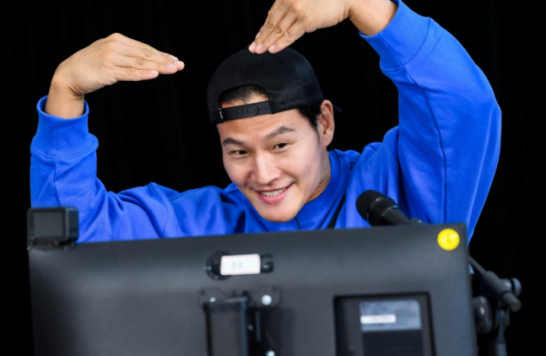 ▲'런닝맨' 700회 특집 버추얼라이브(사진제공=SBS)