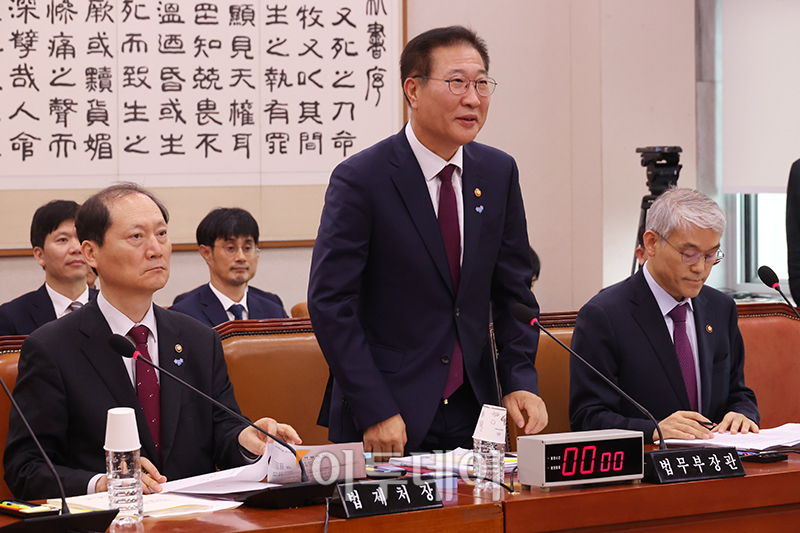 ▲박성재 법무부 장관이 7일 서울 여의도 국회에서 열린 법제사법위원회 전체회의에 처음으로 참석한 가운데 인사말을 하고 있다. 고이란 기자 photoeran@