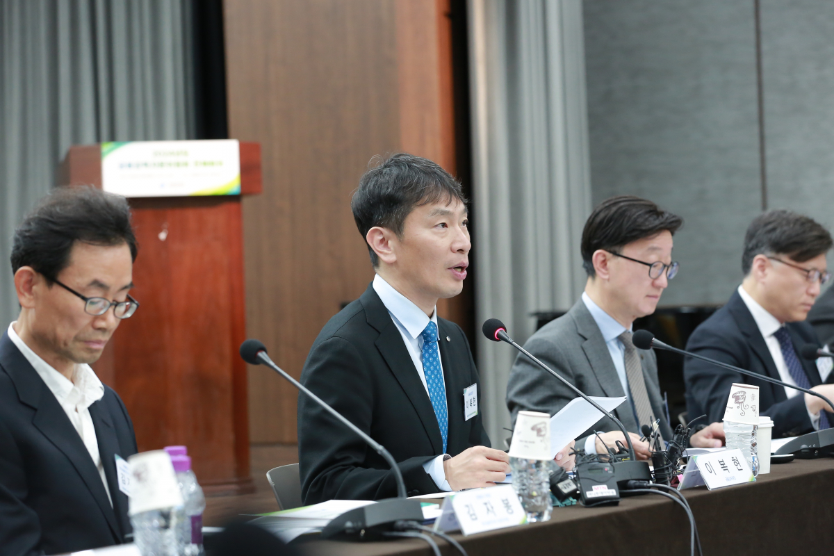 ▲이복현 금융감독원장이 8일 서울 명동 은행회관에서 열린 금융감독자문위원회 전체회의에서 발언하고 있다. (사진제공= 금감원)
