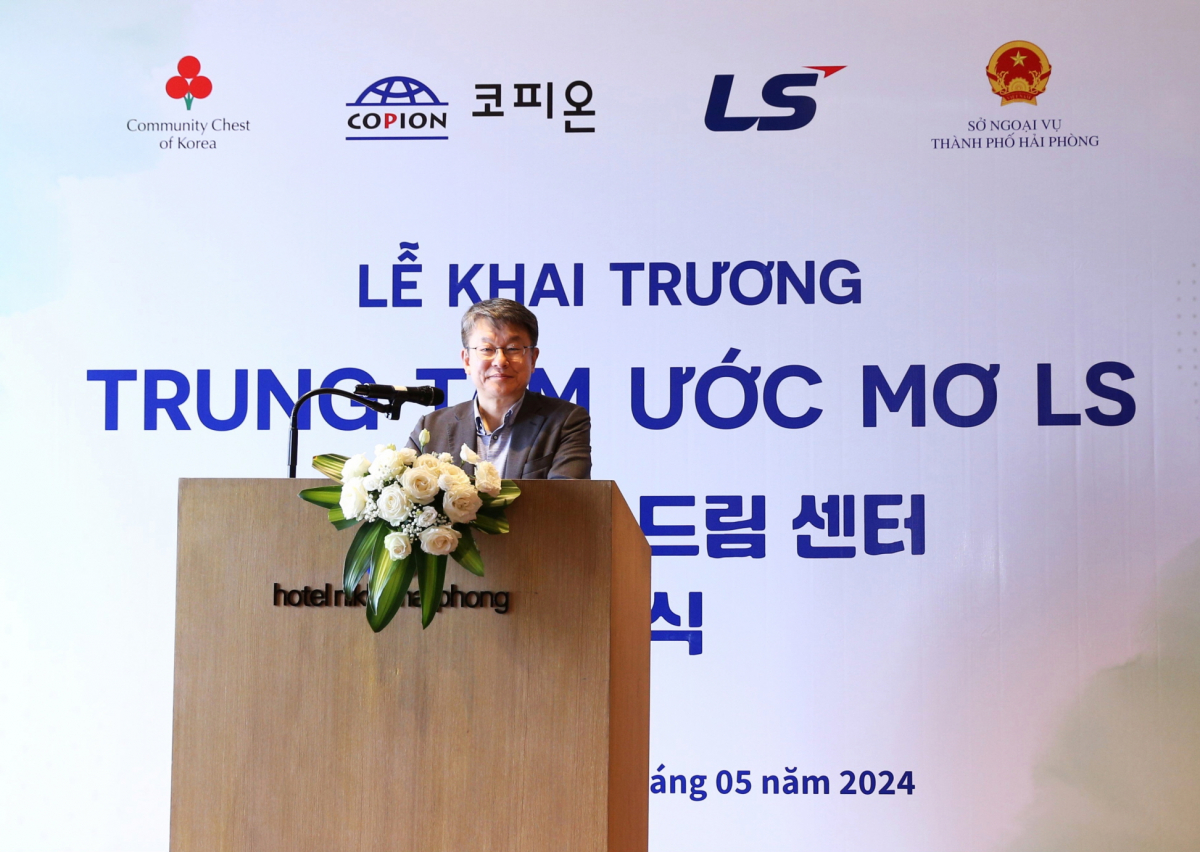 ▲안원형 ㈜LS 사장이 8일 베트남 하이퐁에서 열린 'LS 드림센터' 개소식에서 인사말을 하고 있다. (자료제공=LS)