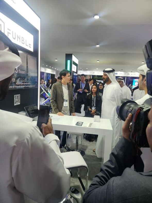 ▲펀블을 방문한 압둘라 빈 토우크 알마리 UAE 경제부장관 (사진제공=펀블)